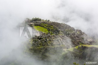Bild på Machu Picchu in the clouds
